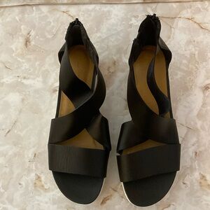 Women’s Black Criss Cross Sandals Zipper Back Size 8 Universal Thread Preowned